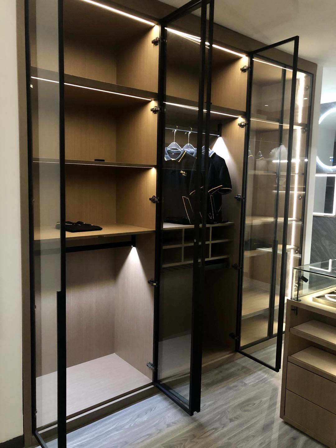 LED橱柜灯具选哪家好
